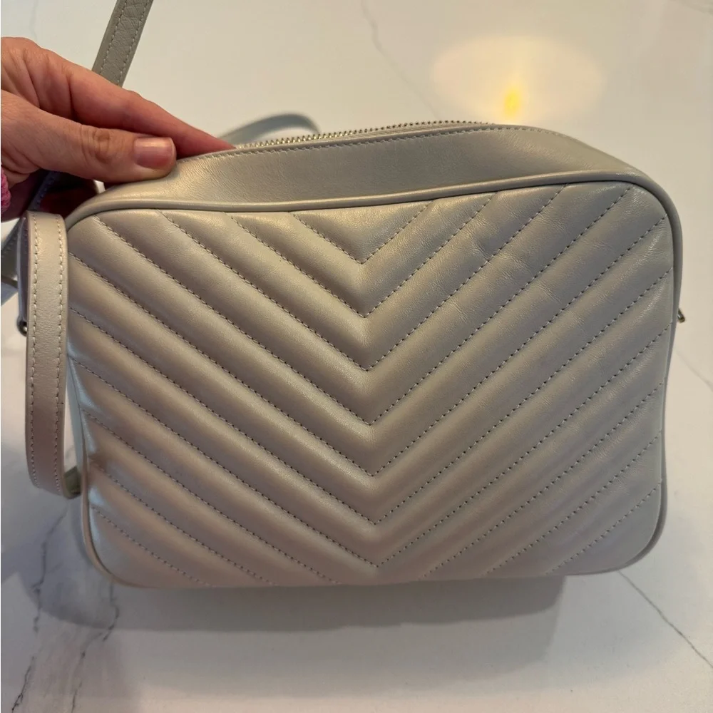 YSL classic leather camera bag in the color bone. - Picture 6 of 15